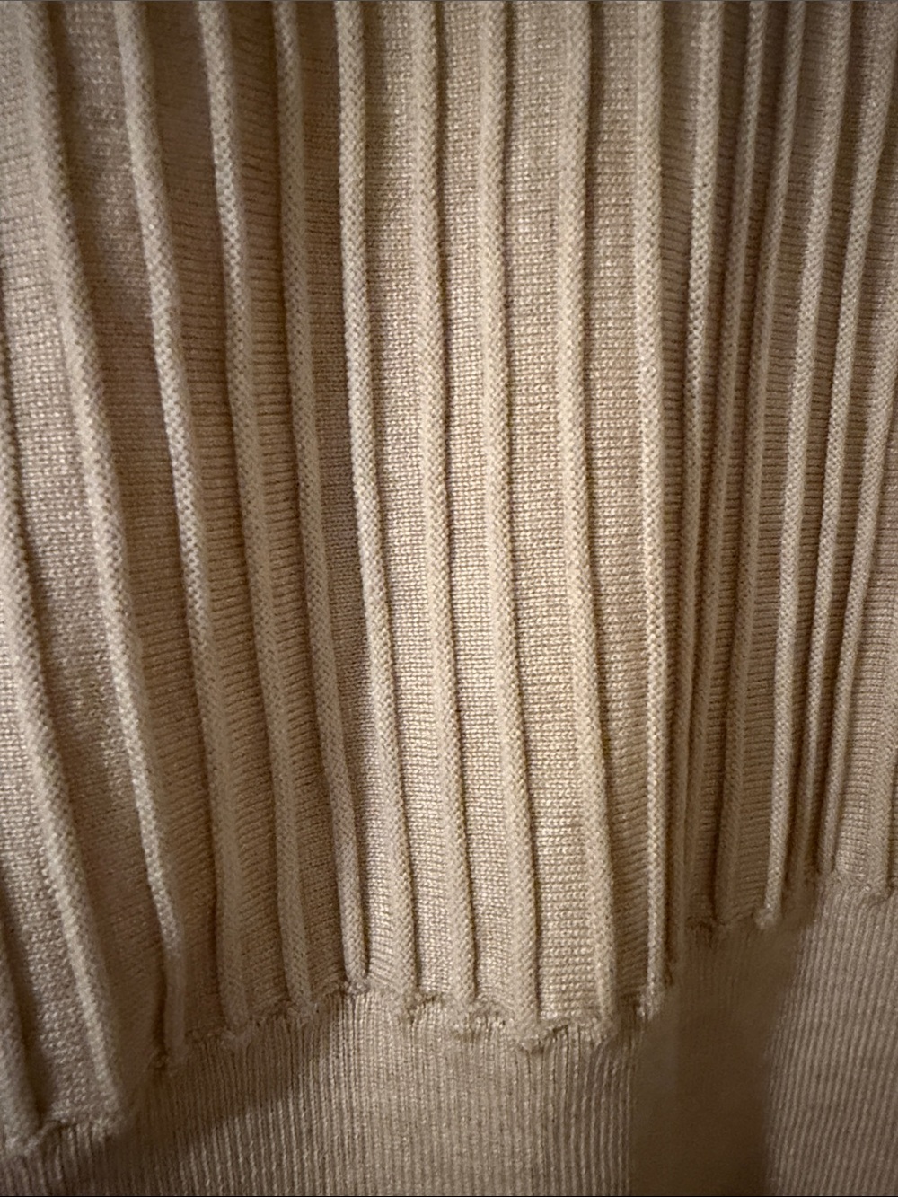 Pinque Ribbed V-Neck Sweater in Cream - Picture 4 of 4